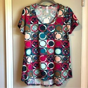 NEW LuLaRoe Colorful RED and Green Circle Pattern Classic A-Line Tee Sz XS